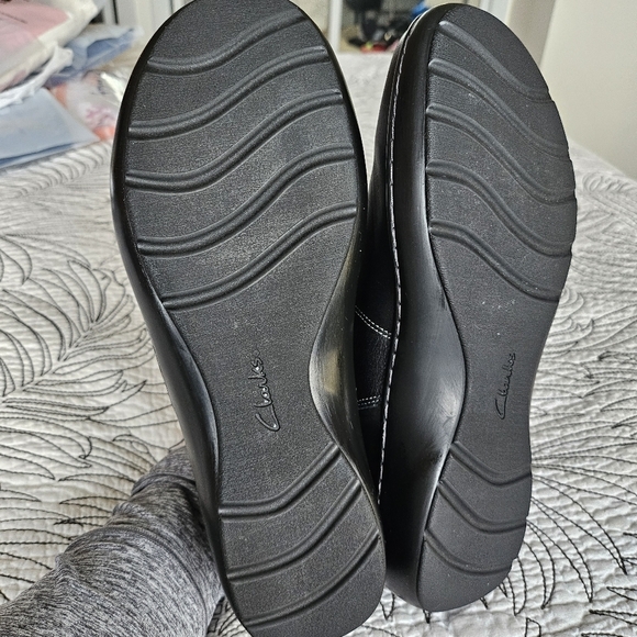 EUC Clarks Collection Cora Grace Leather Ankle Boot Zip Up Black 9.5 - Picture 11 of 12